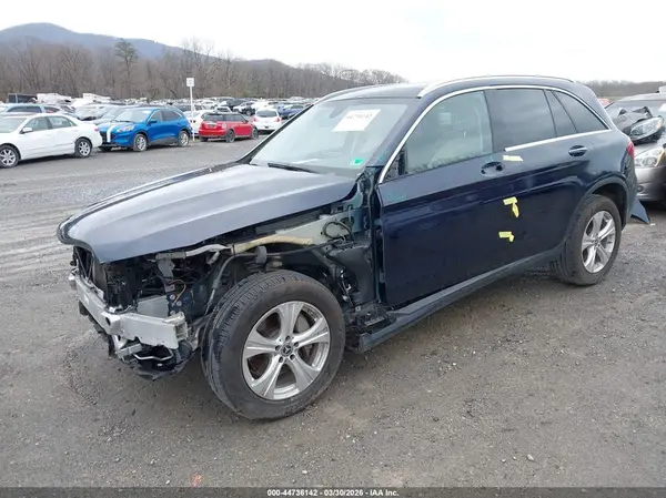 WDC0G4KB1JV031127 2018 MERCEDES-BENZ GLC - Image 2
