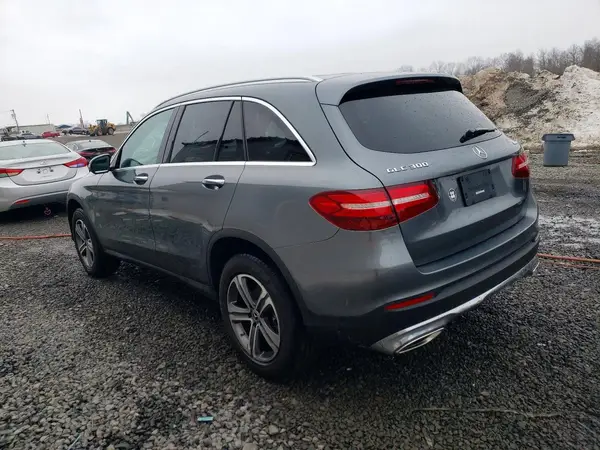 WDC0G4KB1JV048963 2018 MERCEDES-BENZ GLC - Image 2