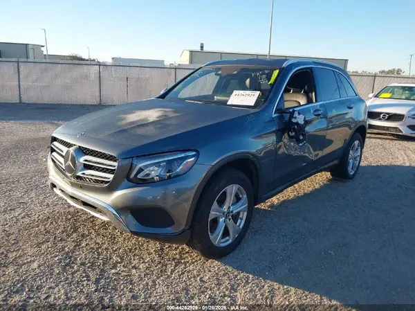 WDC0G4KB1JV073314 2018 MERCEDES-BENZ GLC - Image 2