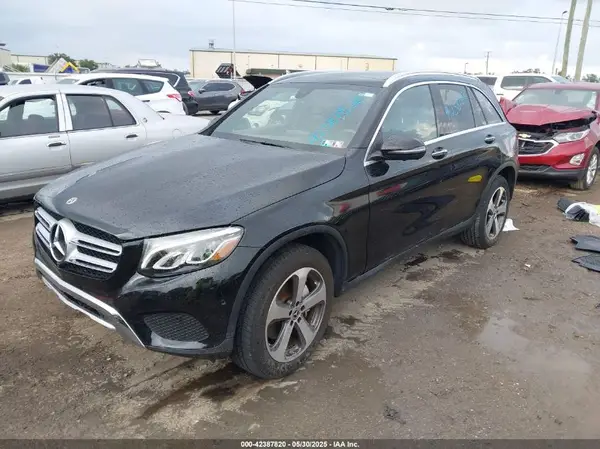 WDC0G4KB1JV087942 2018 MERCEDES-BENZ GLC - Image 2