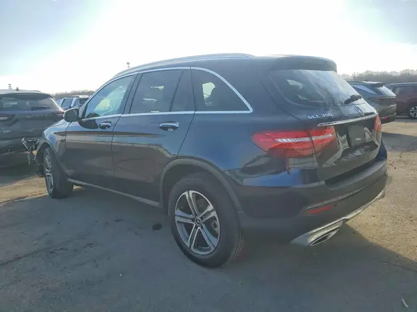 WDC0G4KB1KF668868 2019 MERCEDES-BENZ GLC - Image 2