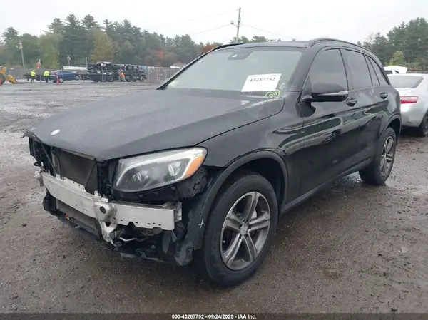 WDC0G4KB2GF007664 2016 MERCEDES-BENZ GLC - Image 2