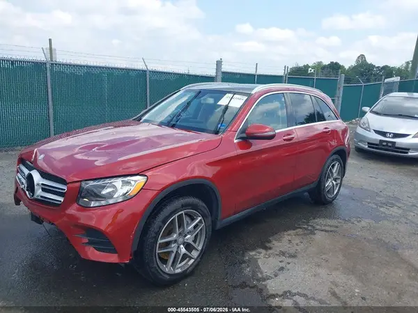WDC0G4KB2GF012086 2016 MERCEDES-BENZ GLC - Image 2