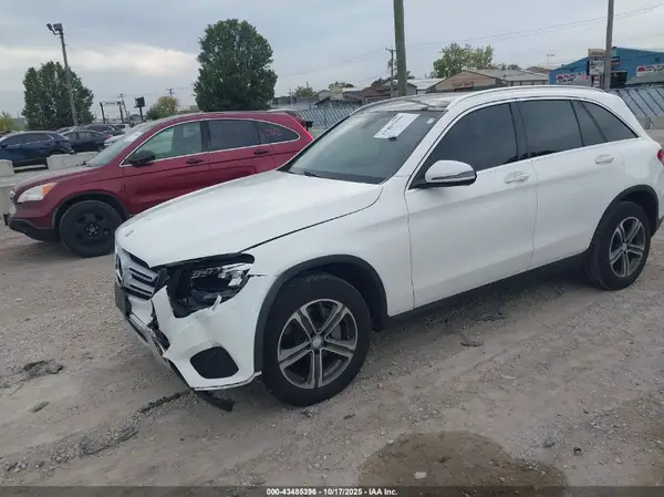 WDC0G4KB2GF037456 2016 MERCEDES-BENZ GLC - Image 2