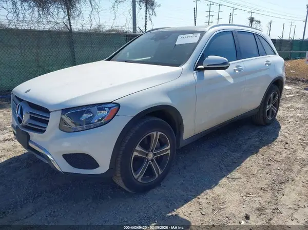 WDC0G4KB2GF038462 2016 MERCEDES-BENZ GLC - Image 2