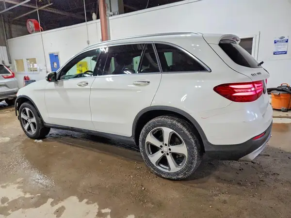 WDC0G4KB2GF077634 2016 MERCEDES-BENZ GLC - Image 2