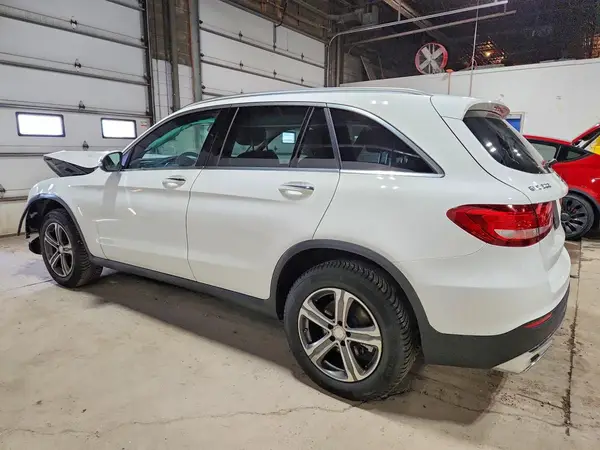 WDC0G4KB2GF108204 2016 MERCEDES-BENZ GLC - Image 2