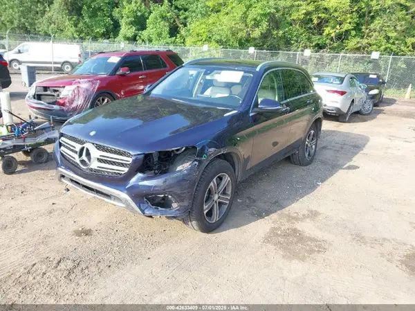 WDC0G4KB2HF147022 2017 MERCEDES-BENZ GLC - Image 2