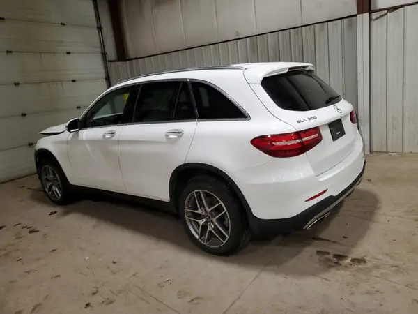 WDC0G4KB2HF235827 2017 MERCEDES-BENZ GLC - Image 2