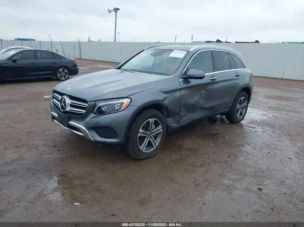 WDC0G4KB2HV004111 2017 MERCEDES-BENZ GLC - Image 2