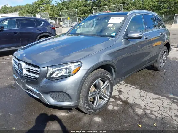 WDC0G4KB2HV004299 2017 MERCEDES-BENZ GLC - Image 2