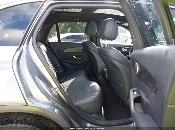WDC0G4KB2HV004299 2017 MERCEDES-BENZ GLC - Image 8