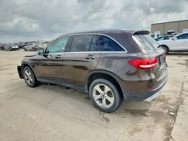 WDC0G4KB2HV006666 2017 MERCEDES-BENZ GLC - Image 2