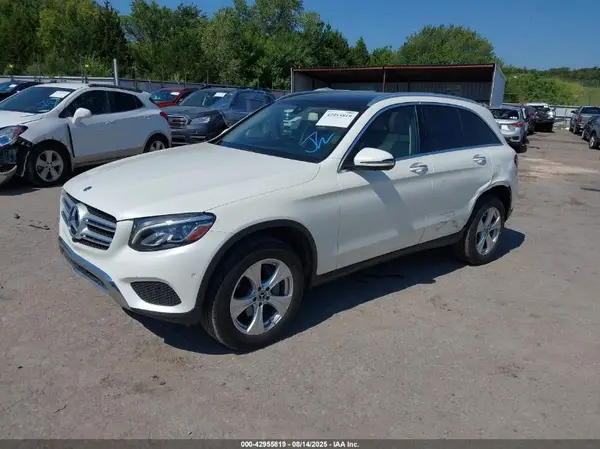 WDC0G4KB2JV014692 2018 MERCEDES-BENZ GLC - Image 2