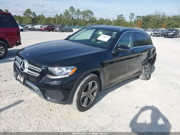 WDC0G4KB2JV015129 2018 MERCEDES-BENZ GLC - Image 2