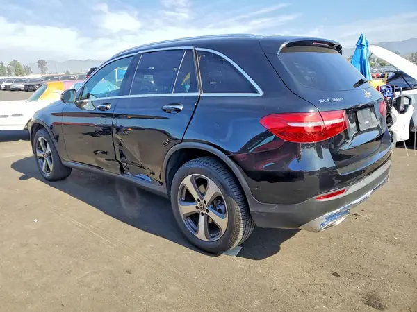 WDC0G4KB2JV027104 2018 MERCEDES-BENZ GLC - Image 2