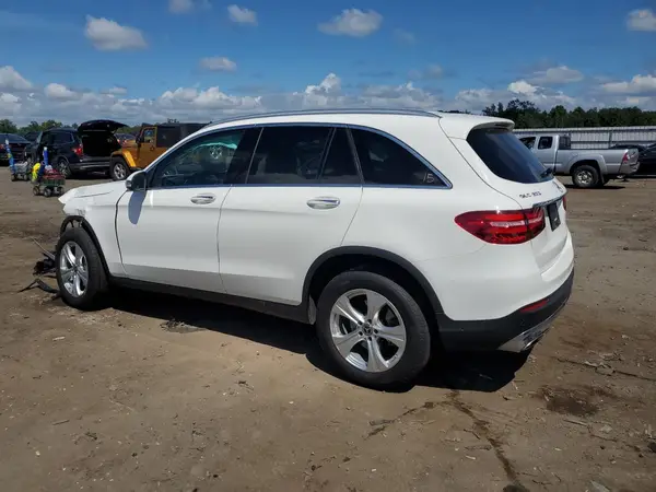 WDC0G4KB2JV028088 2018 MERCEDES-BENZ GLC - Image 2
