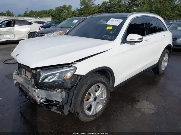 WDC0G4KB2JV046333 2018 MERCEDES-BENZ GLC - Image 2