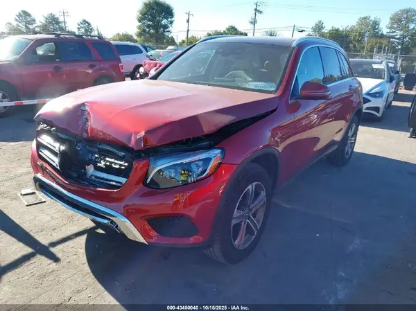 WDC0G4KB2JV047210 2018 MERCEDES-BENZ GLC - Image 2