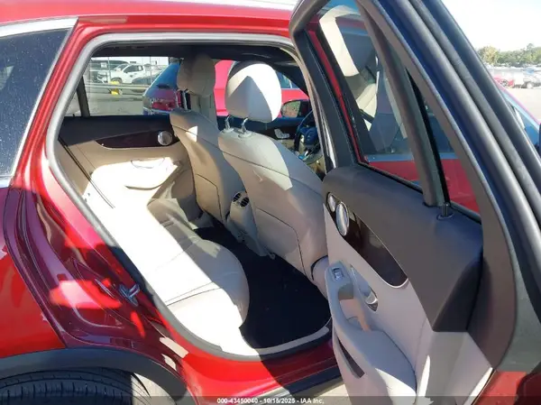 WDC0G4KB2JV047210 2018 MERCEDES-BENZ GLC - Image 8