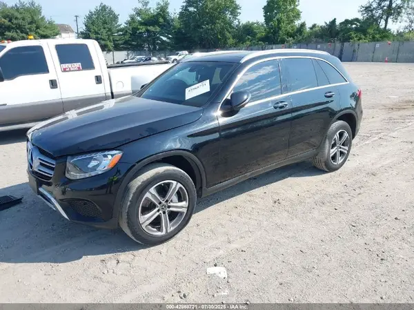 WDC0G4KB2JV053993 2018 MERCEDES-BENZ GLC - Image 2