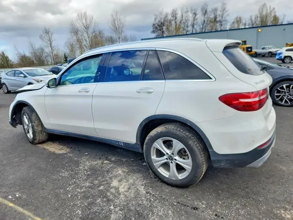 WDC0G4KB2JV061916 2018 MERCEDES-BENZ GLC - Image 2