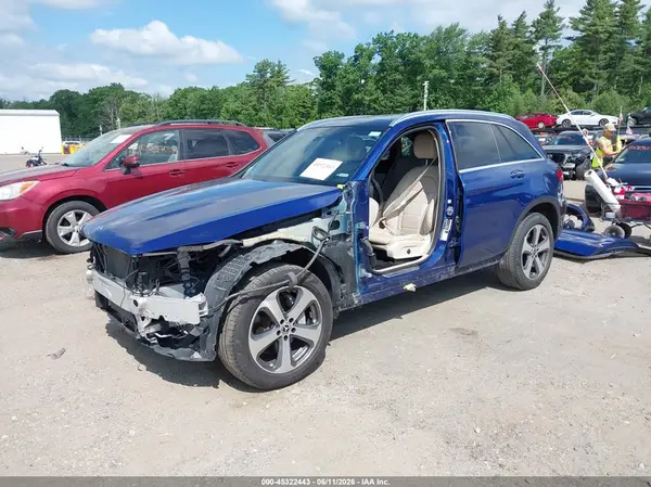 WDC0G4KB2JV067862 2018 MERCEDES-BENZ GLC - Image 2