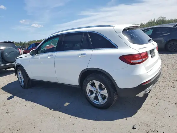 WDC0G4KB2JV071586 2018 MERCEDES-BENZ GLC - Image 2