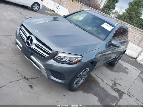 WDC0G4KB2JV072057 2018 MERCEDES-BENZ GLC - Image 2