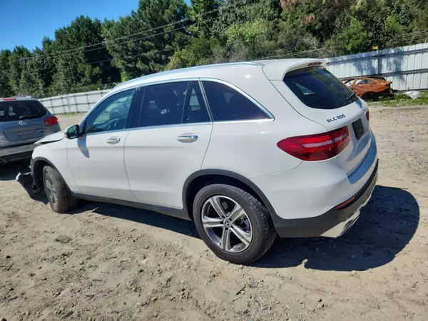 WDC0G4KB2JV098349 2018 MERCEDES-BENZ GLC - Image 2