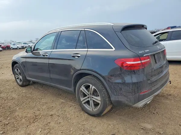 WDC0G4KB2KF627469 2019 MERCEDES-BENZ GLC - Image 2