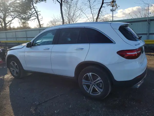 WDC0G4KB2KF641680 2019 MERCEDES-BENZ GLC - Image 2