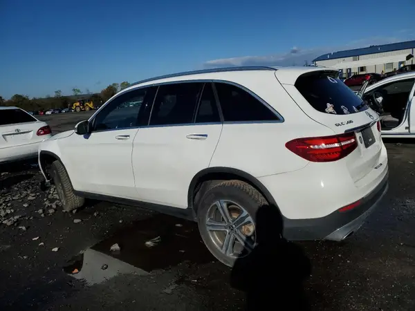 WDC0G4KB2KF671813 2019 MERCEDES-BENZ GLC - Image 2