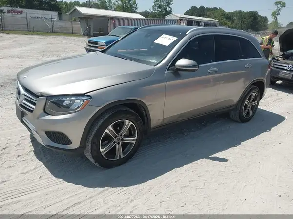 WDC0G4KB2KV124210 2019 MERCEDES-BENZ GLC - Image 2