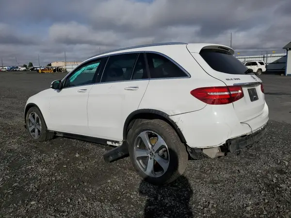 WDC0G4KB2KV165307 2019 MERCEDES-BENZ GLC - Image 2
