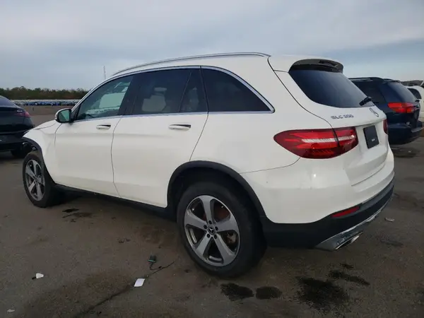 WDC0G4KB2KV174914 2019 MERCEDES-BENZ GLC - Image 2