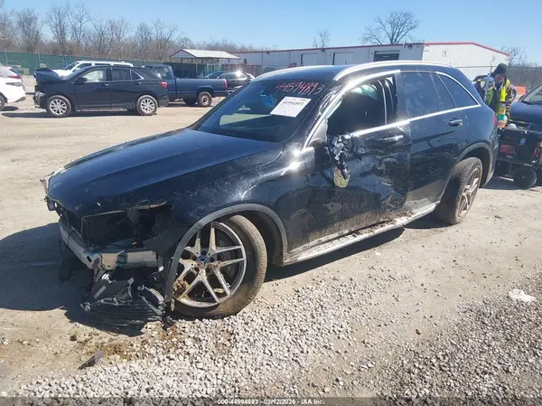 WDC0G4KB2KV176968 2019 MERCEDES-BENZ GLC - Image 2