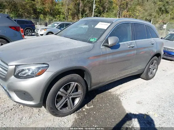 WDC0G4KB2KV181099 2019 MERCEDES-BENZ GLC - Image 2