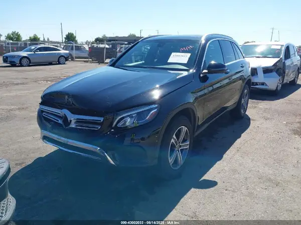 WDC0G4KB2KV184925 2019 MERCEDES-BENZ GLC - Image 2