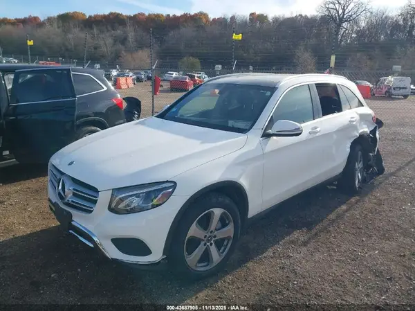 WDC0G4KB2KV194130 2019 MERCEDES-BENZ GLC - Image 2