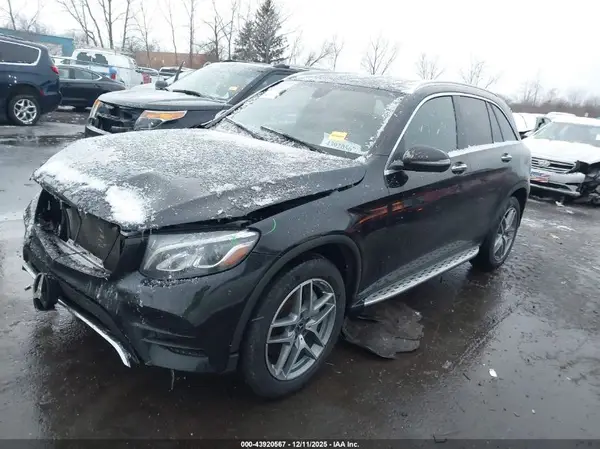 WDC0G4KB2KV195424 2019 MERCEDES-BENZ GLC - Image 2