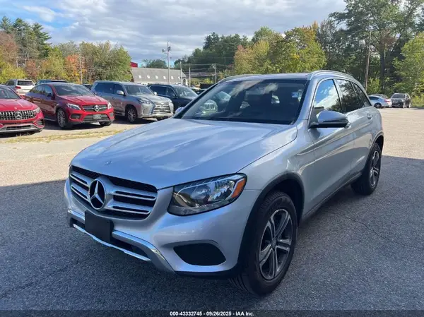 WDC0G4KB3GF015840 2016 MERCEDES-BENZ GLC - Image 2