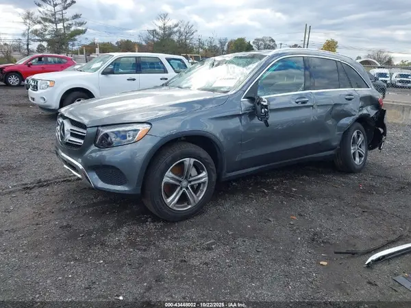 WDC0G4KB3GF019032 2016 MERCEDES-BENZ GLC - Image 2