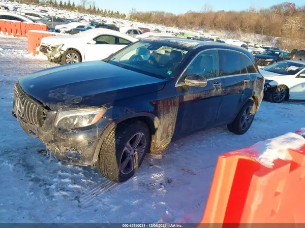 WDC0G4KB3GF069185 2016 MERCEDES-BENZ GLC - Image 2