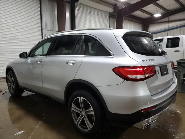WDC0G4KB3GF074368 2016 MERCEDES-BENZ GLC - Image 2