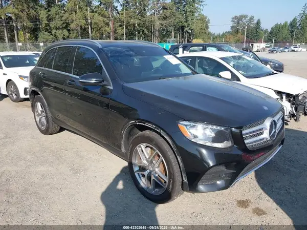 WDC0G4KB3GF075181 2016 MERCEDES-BENZ GLC - Image 1