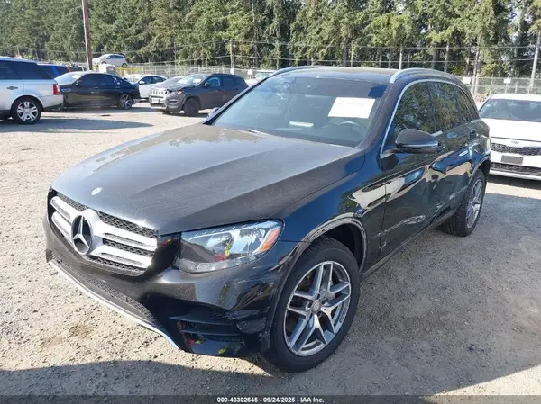 WDC0G4KB3GF075181 2016 MERCEDES-BENZ GLC - Image 2