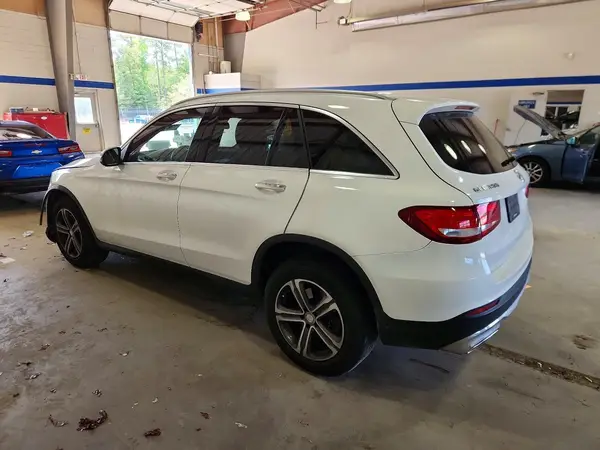 WDC0G4KB3GF076900 2016 MERCEDES-BENZ GLC - Image 2