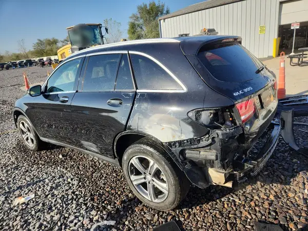 WDC0G4KB3GF081501 2016 MERCEDES-BENZ GLC - Image 2