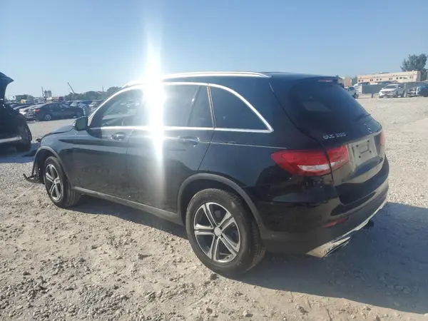 WDC0G4KB3GF083748 2016 MERCEDES-BENZ GLC - Image 2